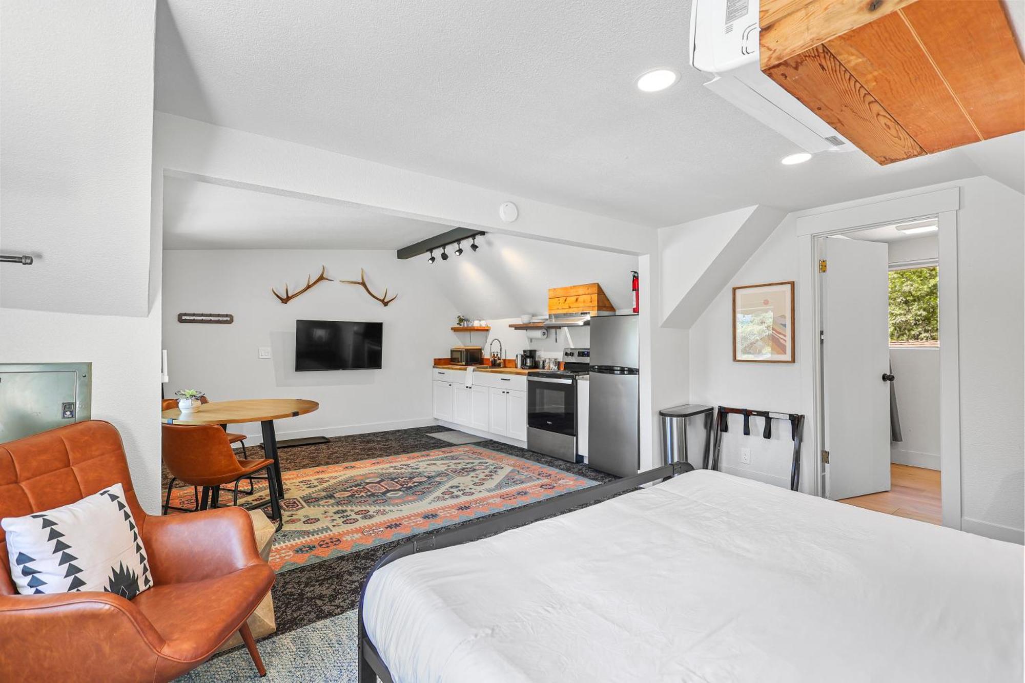 Basecamp Lodge Mount Shasta Rom bilde