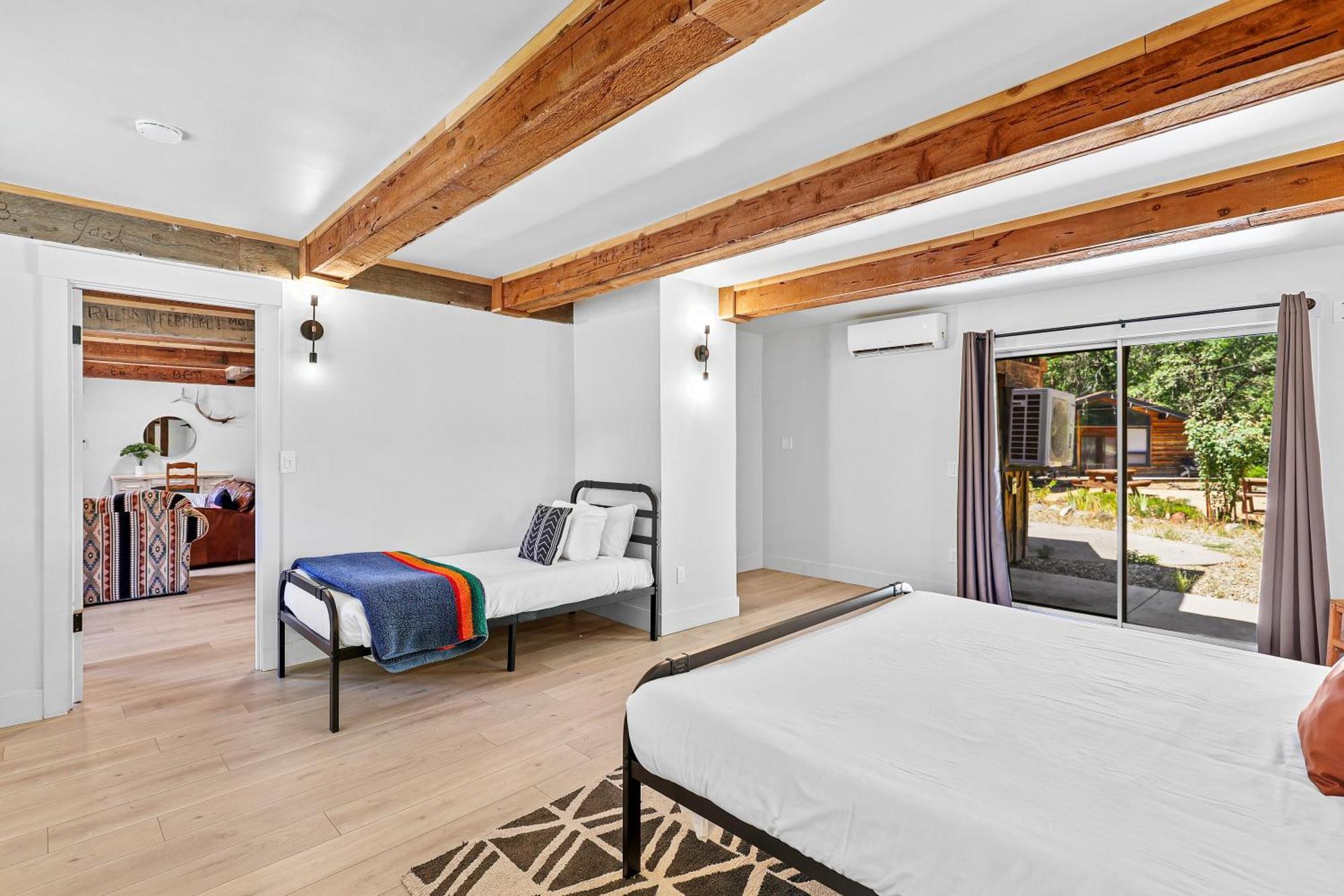 Basecamp Lodge Mount Shasta Rom bilde