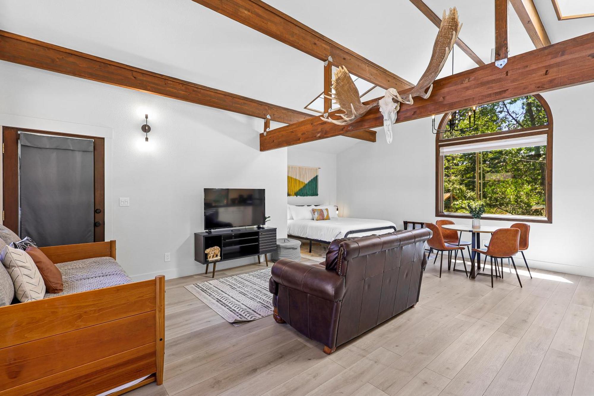 Basecamp Lodge Mount Shasta Rom bilde