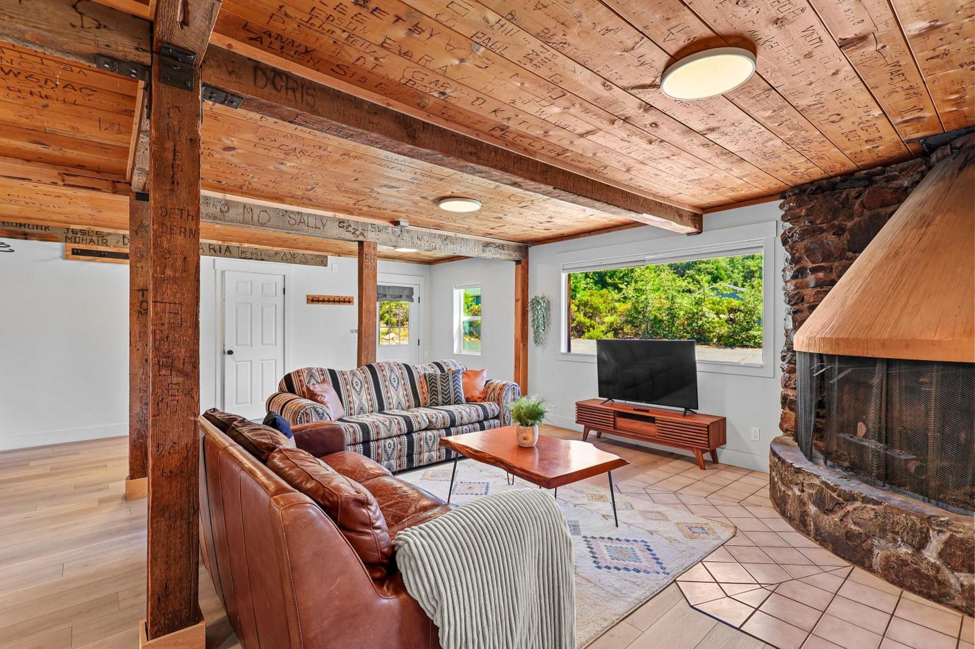Basecamp Lodge Mount Shasta Rom bilde