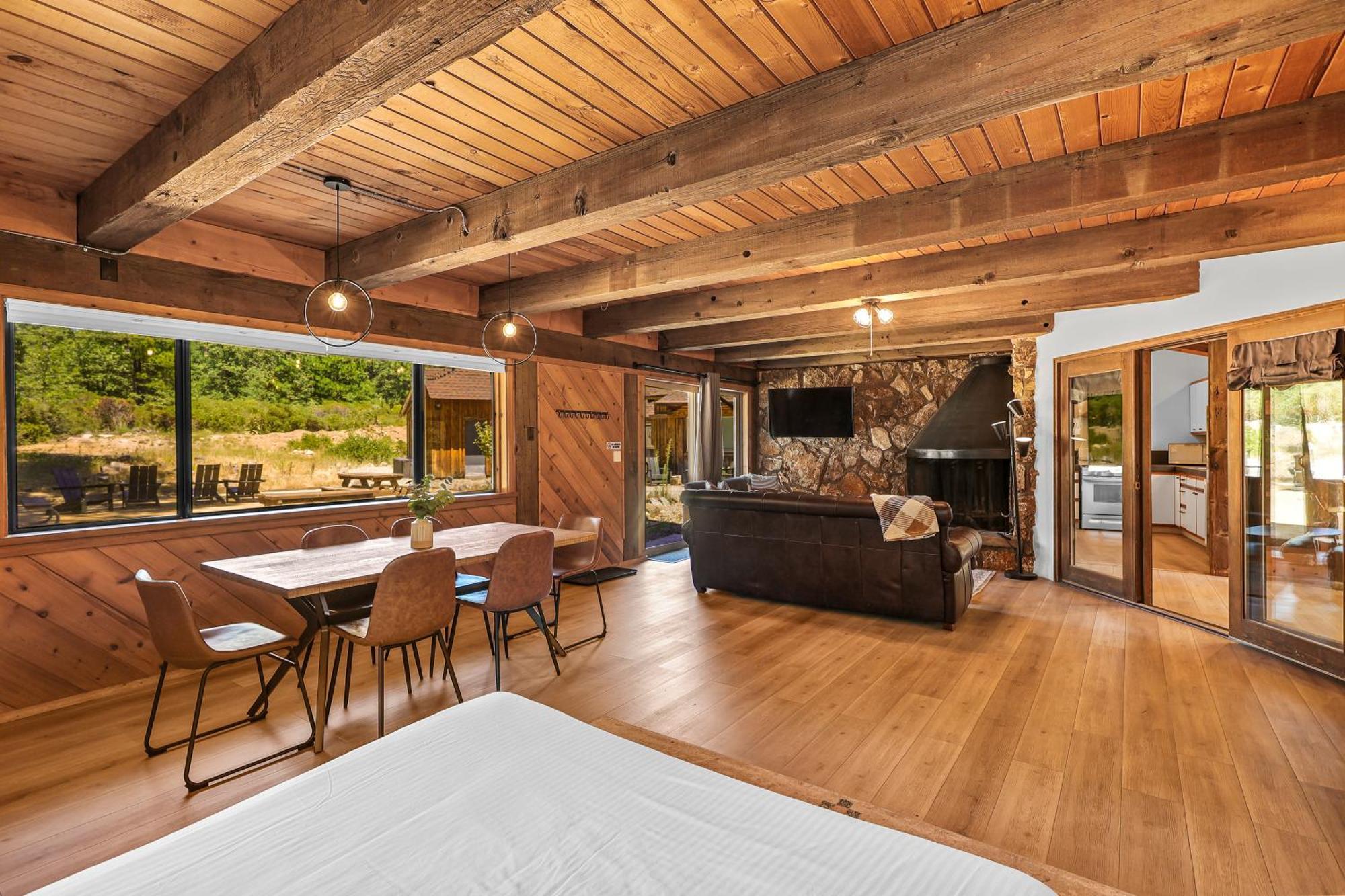 Basecamp Lodge Mount Shasta Eksteriør bilde