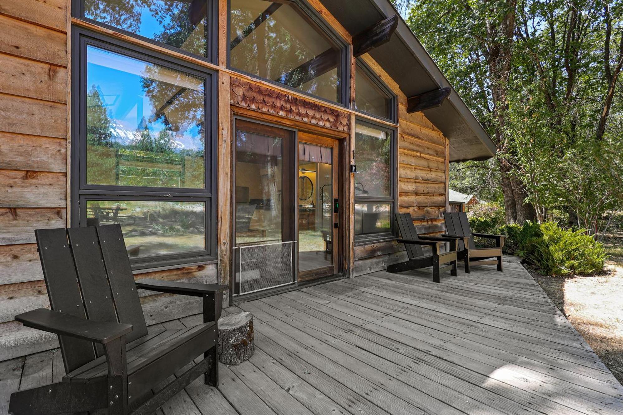 Basecamp Lodge Mount Shasta Eksteriør bilde