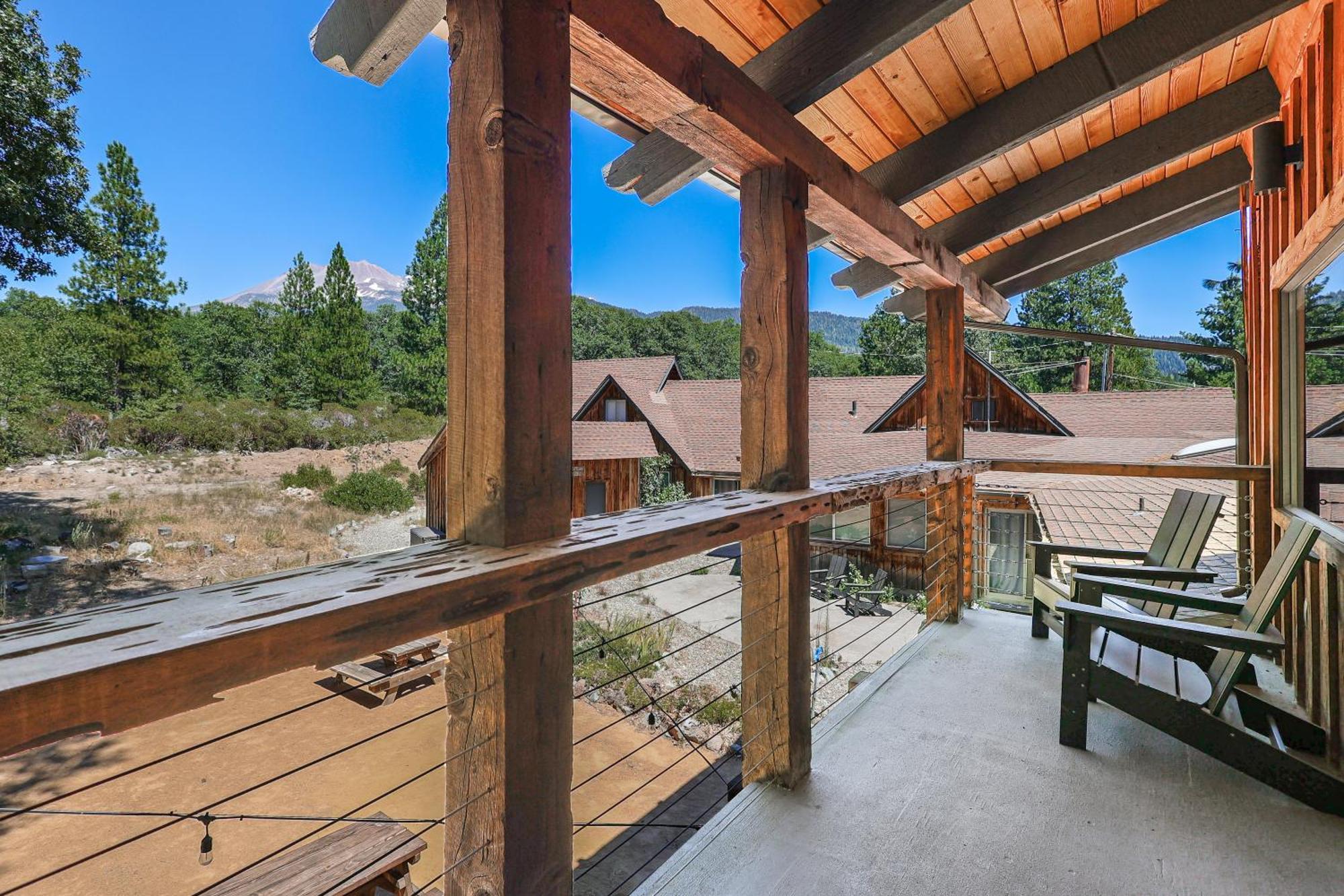Basecamp Lodge Mount Shasta Eksteriør bilde