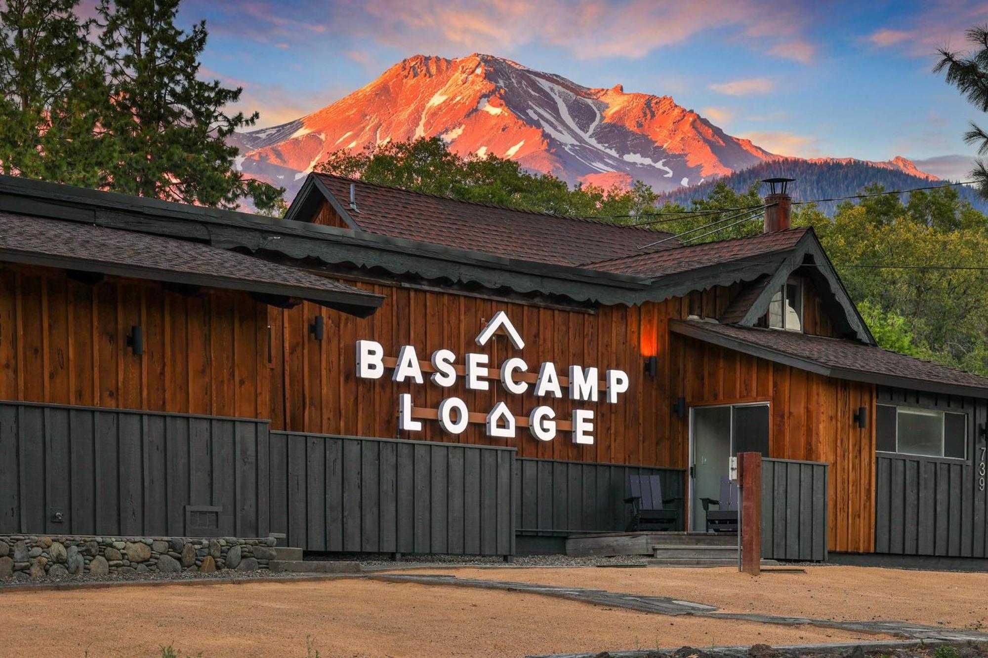 Basecamp Lodge Mount Shasta Eksteriør bilde